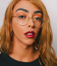 <p>De la télévision, Bilal Hassani passe à YouTube. La première vidéo qu’il partage sur la plateforme date du 27 novembre 2015. Il s’agit d’un clip, Mr No Life. Par la suite, le jeune homme continue son activité de youtubeur en publiant des projets divers, comme des contenus musicaux ou liés à la beauté. En parallèle, Bilal Hassani entame sa transformation, que l’on peut voit au fur et à mesure de ses publications. (crédit DR) </p>