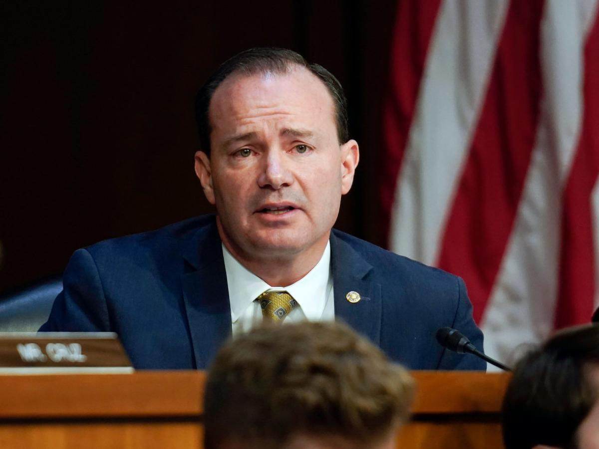 Gop Sen Mike Lee Appeared To Write An Op Ed In The Third Person Endorsing Himself Amid An