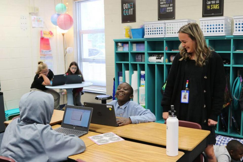 Teacher Brie Stalker Photographer Jackie Thompson/Kentucky Teacher