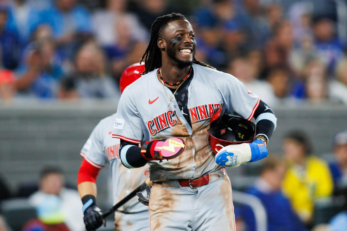 Elly De La Cruz becomes 5th player in MLB history to hit 20 home runs and steal 60 bases in a single season