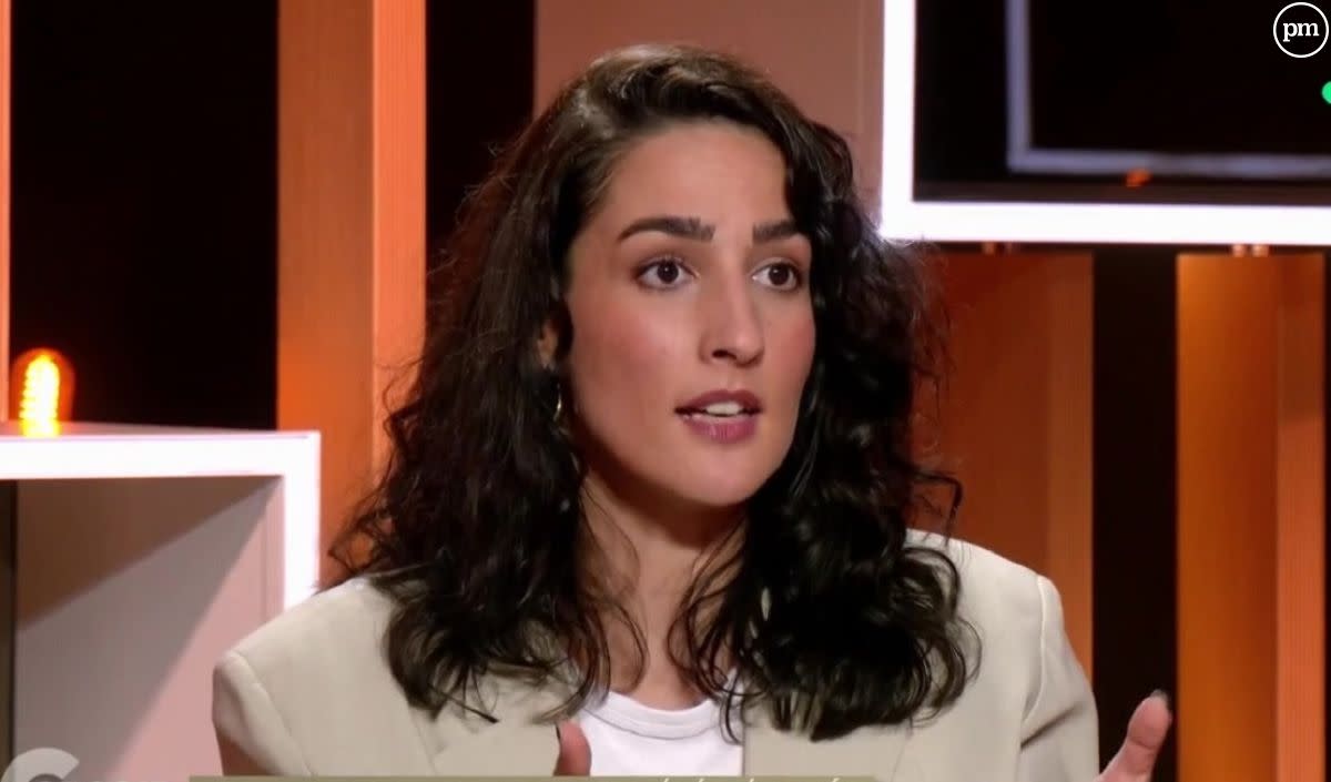 "On peut s'inquiéter du trash sur Tiktok" : La journaliste Nesrine Slaoui alerte sur le format de télé-réalité sur internet dans "C ce soir" - France 5