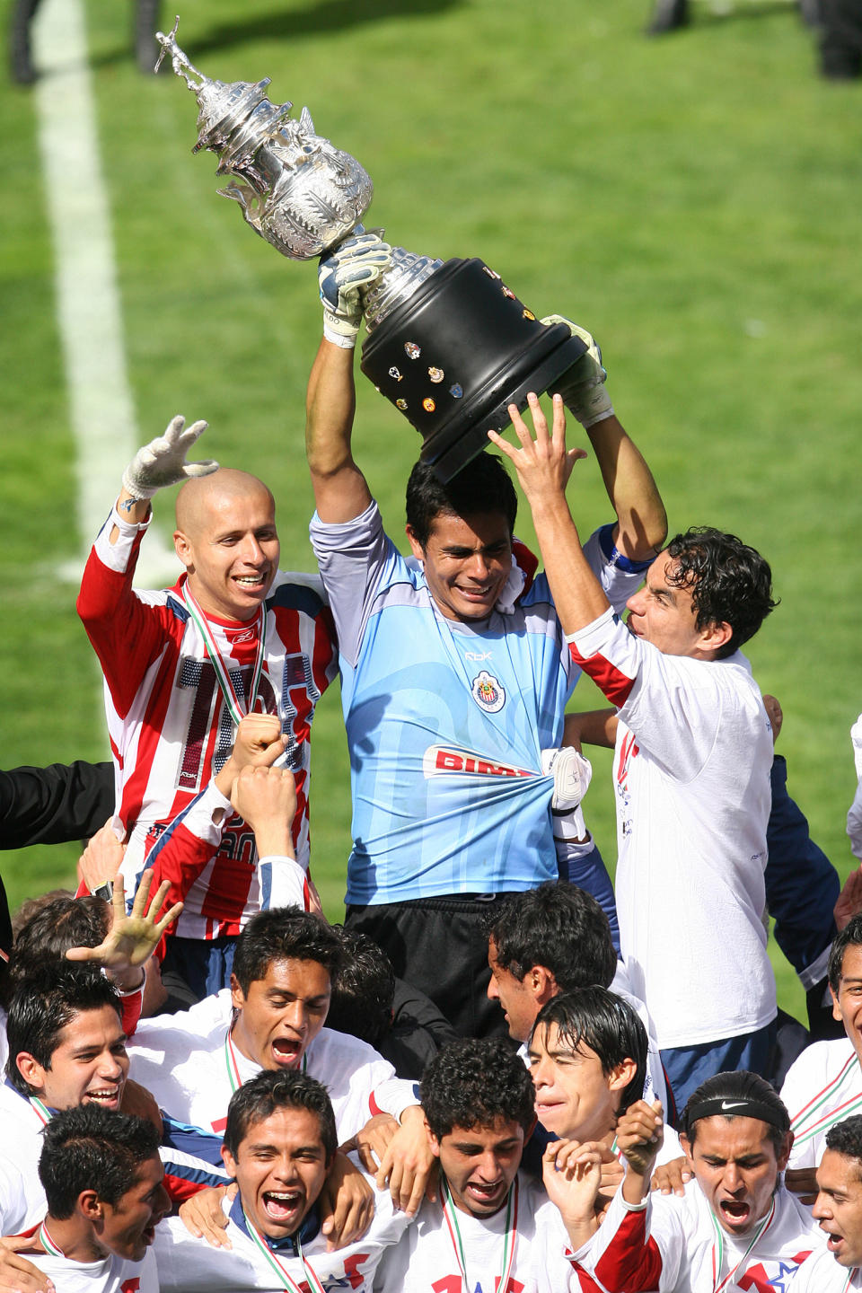 Adolfo Bautista consiguió el título de la Liga MX con Chivas en 2006 (Foto: Francisco Estrada/Jam Media/Getty Images)