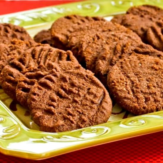 Flourless, Low-Sugar Chocolate Shortbread Cookies