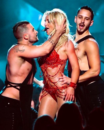 <p>After wowing the crowed at the Billboard Music Awards, the pop star was craving something meaty. “After tonight… All I really want is a cheeseburger,” she captioned this photo of herself being sandwiched by her dancers. <i>(Photo: <a href="https://www.instagram.com/p/BFvOgtom8BI/" rel="nofollow noopener" target="_blank" data-ylk="slk:Instagram;elm:context_link;itc:0;sec:content-canvas" class="link ">Instagram</a>) </i></p>