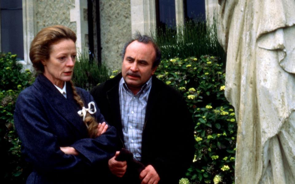 Maggie Smith and Bob Hoskins in the 1987 adaptation of The Lonely Passion of Judith Hearne - Alamy