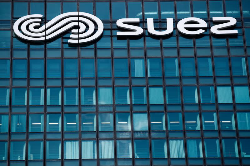 Logo of Suez on the company headquarters at La Defense