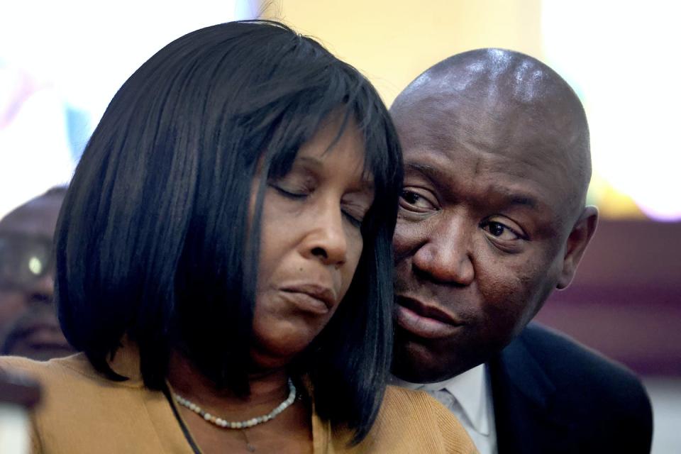 Civil rights attorney Ben Crump comforts RowVaughn Wells, mother of Tyre Nichols, during a press conference hours before the video of police beating Nichols was released. <a href="https://www.gettyimages.com/detail/news-photo/civil-rights-attorney-ben-crump-comforts-rowvaughn-wells-news-photo/1460059603?phrase=tyre%20nichols&adppopup=true" rel="nofollow noopener" target="_blank" data-ylk="slk:Scott Olson /Getty Images News via Getty Images;elm:context_link;itc:0;sec:content-canvas" class="link ">Scott Olson /Getty Images News via Getty Images</a>