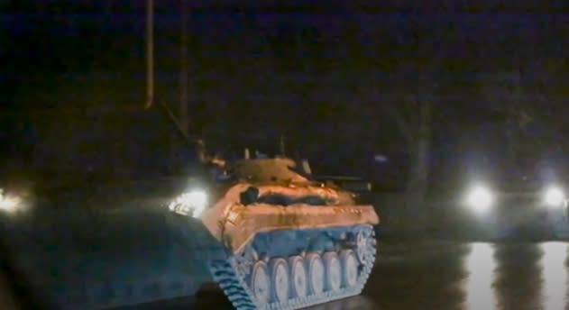 烏克蘭為了阻止俄軍坦克壓境，不惜炸毀境內的橋樑。（示意圖／AP NEWSROOM）