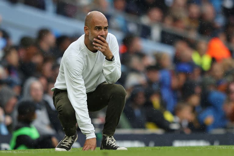 Pep Guardiola reclamó más apoyo por parte de los hinchas en el estadio Etihad y lo cruzaron desde las agrupaciones de simpatizantes.