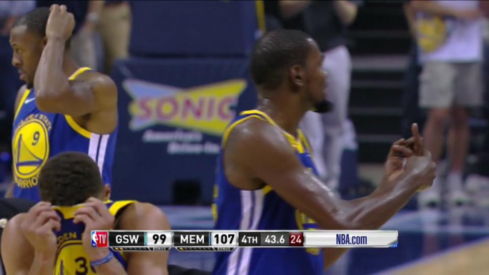 Warriors star Kevin Durant flashed his ring finger at a heckling Memphis fan after his ejection on Saturday. (NBATV screen shot)