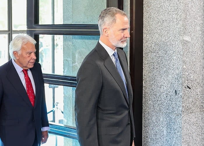 Rey Felipe VI y Felipe González 