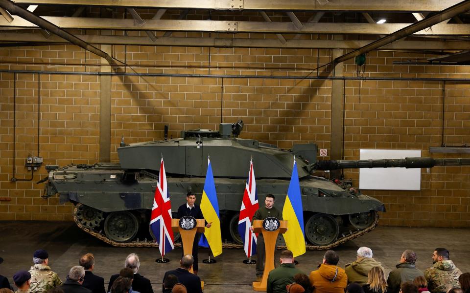 Ukraine's President Volodymyr Zelenskiy and British Prime Minister Rishi Sunak hold a news conference at an army camp, in Dorset - REUTERS/Peter Nicholls