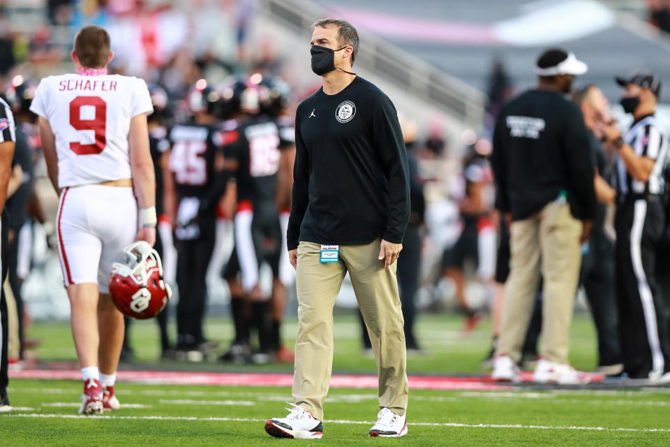 LUBBOCK, TEXAS - OCTOBER 31: Assistant head coach Shane Beamer of the Oklahoma Sooners walks on the field before the college football game against the Texas Tech Red Raiders at Jones AT&T Stadium on October 31, 2020 in Lubbock, Texas. (Photo by John E. Moore III/Getty Images)