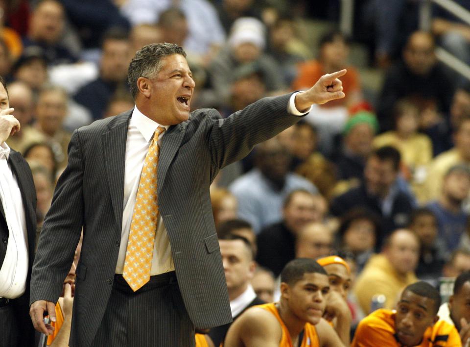 PITTSBURGH, PA - DECEMBER 11: Tennessee Volunteers head coach Bruce Pearl directs his team against the Pittsburgh Panthers during the SEC/BIG EAST Invitational at Consol Energy Center on December 11, 2010 in Pittsburgh, Pennsylvania.The Volunteers defeated the Panthers 83-76. (Photo by Justin K. Aller/Getty Images)