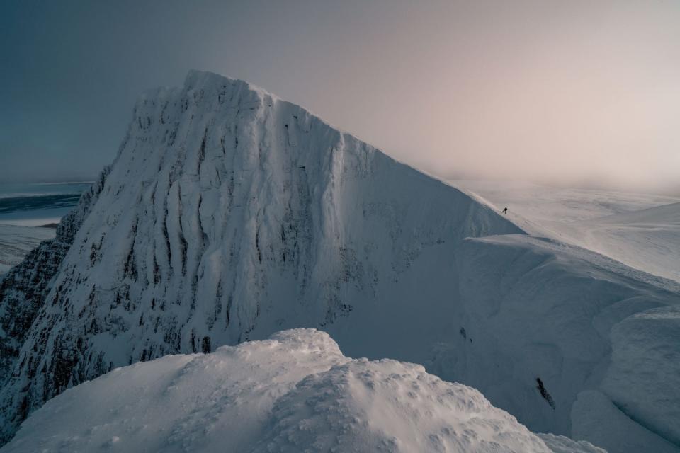 'Little man on the ridge' by @uglefisk (Norway)