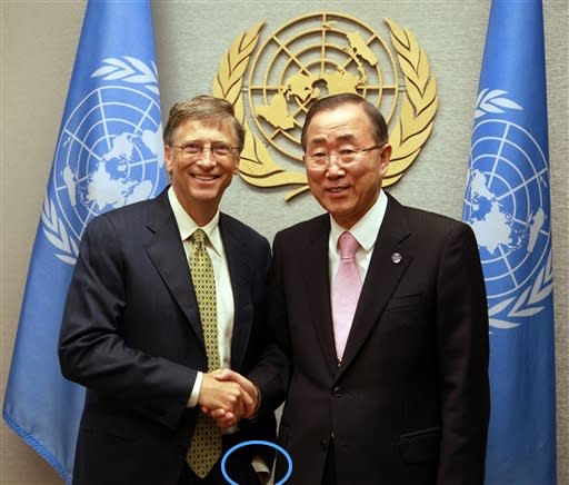 The Bill Gates Handshake: Offensive, or Just Weird? A Photo Investigation