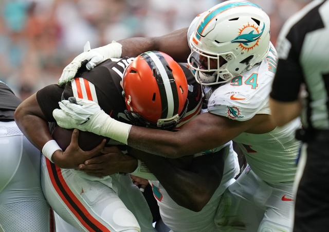 Dolphins' Emmanuel Ogbah injures triceps vs. Browns, out for season