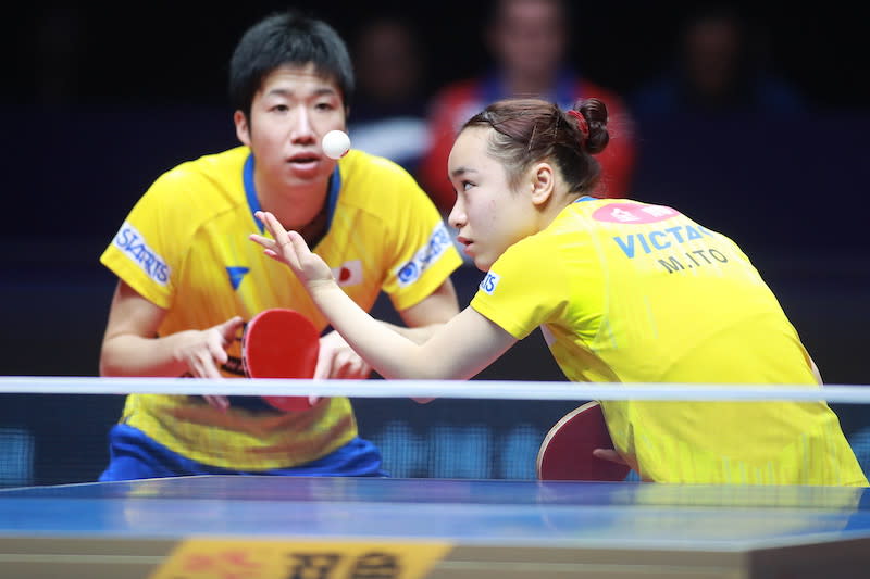 水谷隼（左）、伊藤美誠 （Photo Credit : ITTF)