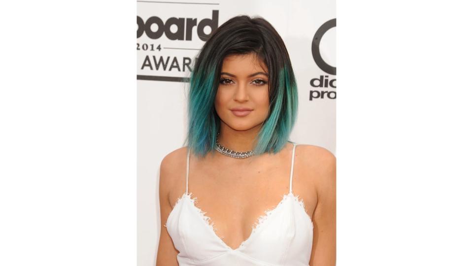 Kylie debuted a similar shade of teal at the 2014 Billboard Music Awards during her King Kylie era