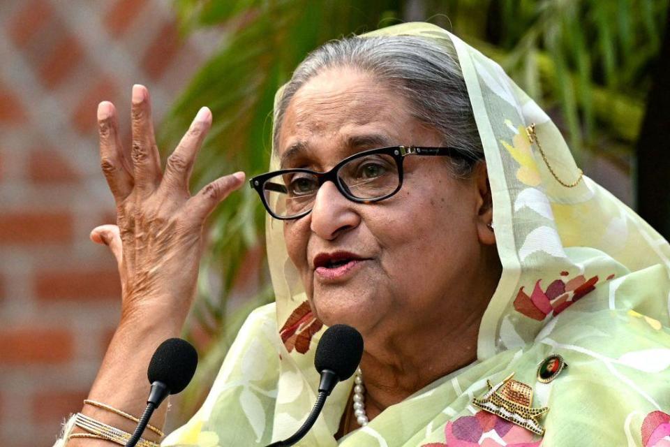 Sheikh Hasina en una rueda de prensa