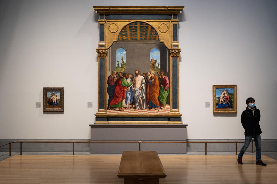 Partez à Londres avec la visite en ligne du National Gallery. Le musée vous propose une immersion à 360° au coeur de ses salles d'exposition, directement accessible sur <a href="https://www.nationalgallery.org.uk/" rel="nofollow noopener" target="_blank" data-ylk="slk:le site internet;elm:context_link;itc:0;sec:content-canvas" class="link ">le site internet</a>.