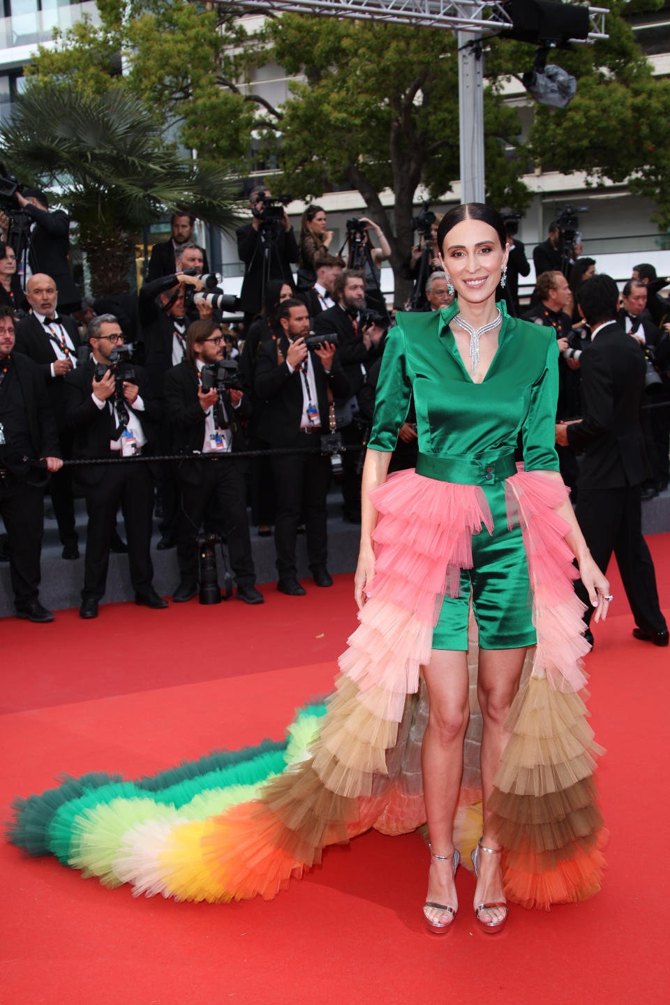 Elvira Jain wagt etwas in Cannes (Bild: Daniele Venturelli/WireImage)