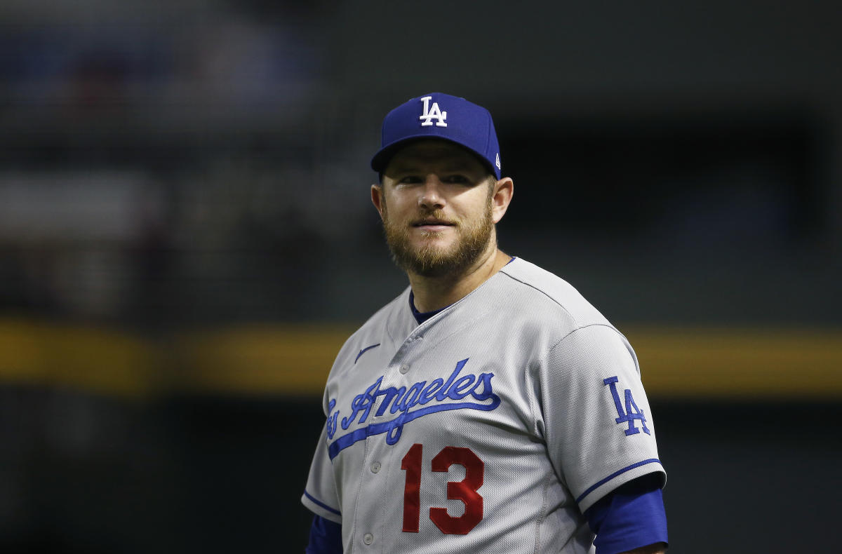 BREAKING: Los Angeles Dodgers Star Max Muncy Leaves Game with Injury -  Fastball