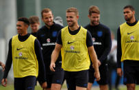 Soccer Football - World Cup - England Training - England Training Camp, Saint Petersburg, Russia - June 21, 2018 England's Jordan Henderson and team mates during training REUTERS/Lee Smith