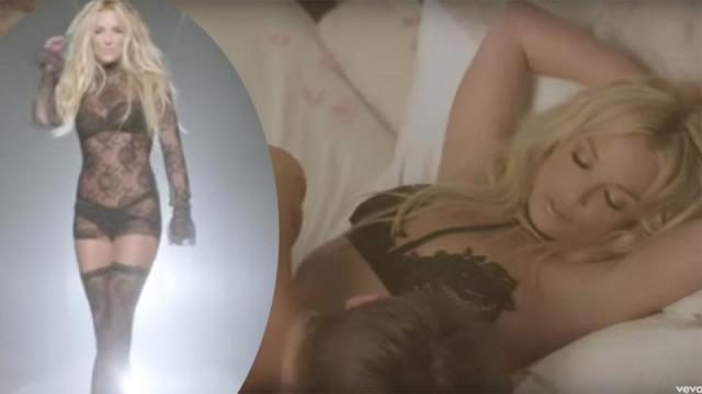 Britney Spears bares her butt in cheeky thong pic