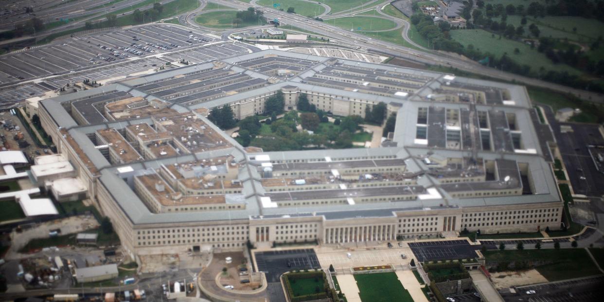 FILE PHOTO: Aerial view of the United States military headquarters, the Pentagon, September 28, 2008. REUTERS/Jason Reed  (UNITED STATES)