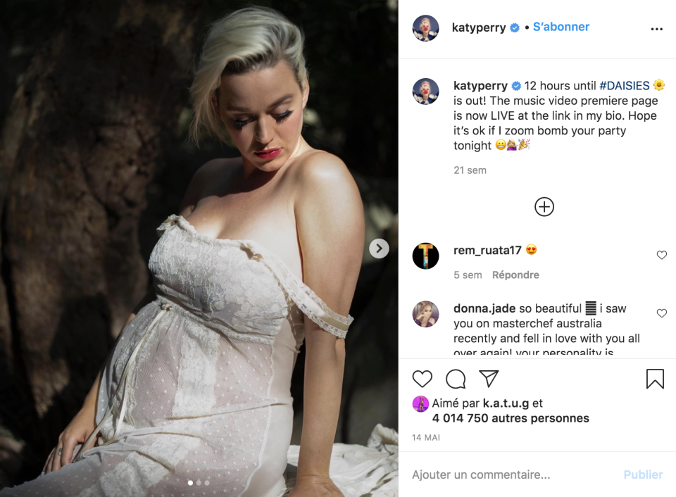 Le 5 mars dernier, Katy Perry a mis ses fans en transe en dévoilant le clip de <em>Never Worn White</em>. Une vidéo dans laquelle la chanteuse a mis en scène sa première grossesse. Laquelle fut confirmée au cours d’un livestream Instagram : "<em>Beaucoup de choses vont arriver cet été. Non seulement parce que je vais littéralement donner naissance à un enfant, mais aussi d’un point de vue figuratif, parce que je vais vous apporter quelque chose que vous avez longtemps attendu.</em>" Faire du teasing en associant accouchement et sortie d’album, il fallait oser. (©<em>Instagram @katyperry</em>)