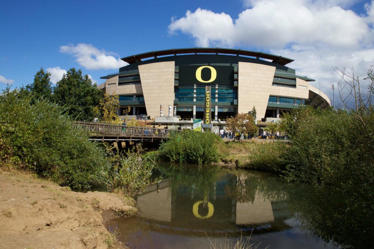 Oregon Recruiting: Where Michael Van Buren ranks among Duck QBs