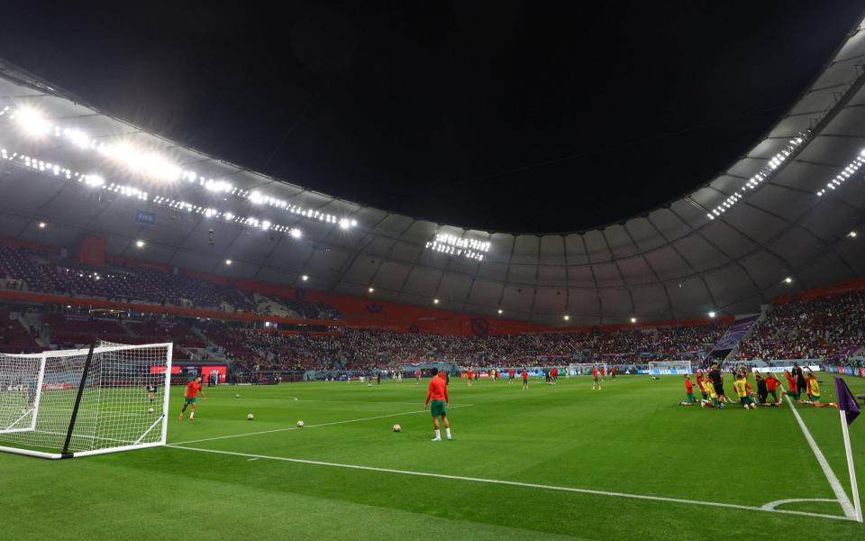 Players warm up - Paul Childs/Reuters