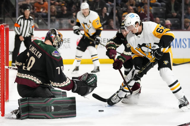 Penguins preparing for road game with collegiate feel against Coyotes