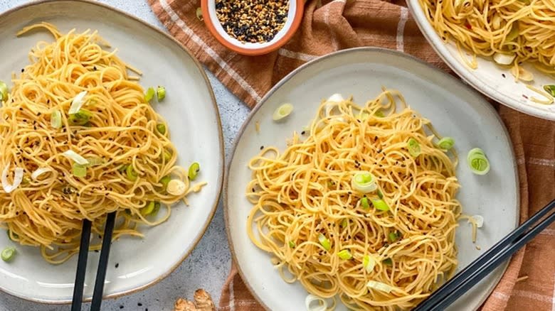 noodles with ginger and sesame