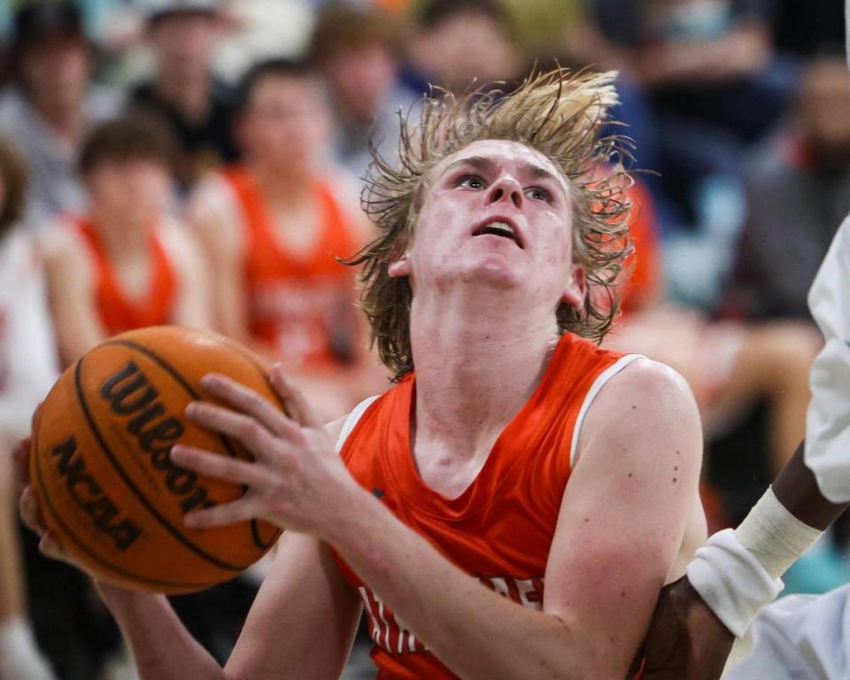 Jarom Damery looks to shoot. Templeton High School pulled away in the final minutes, beating Atascadero in a boys basketball game on Feb. 6, 2024. David Middlecamp/dmiddlecamp@thetribunenews.com