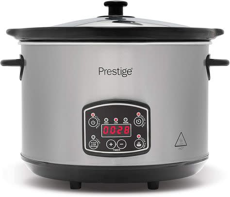 This 5.5 litre digital slow cooker that’s super simple to use