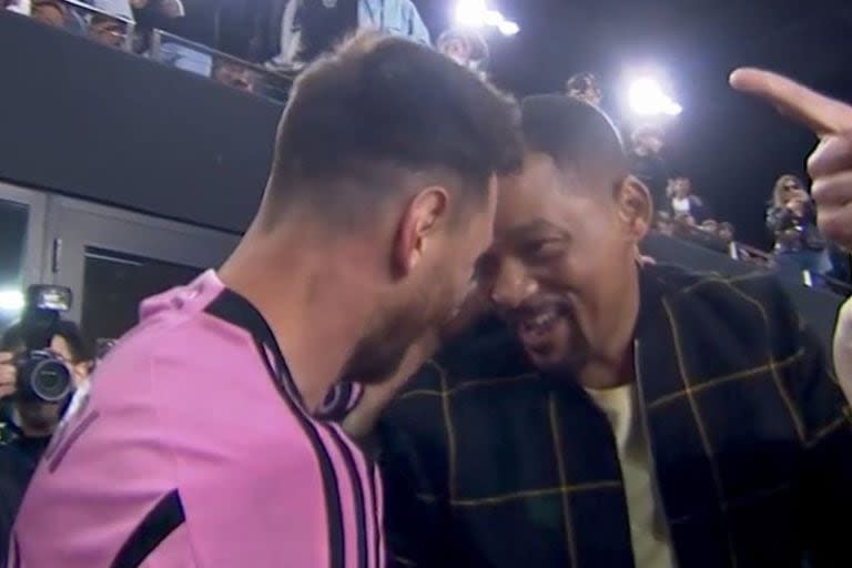 El saludo entre Lionel Messi y Will Smith. Captura: Apple TV+