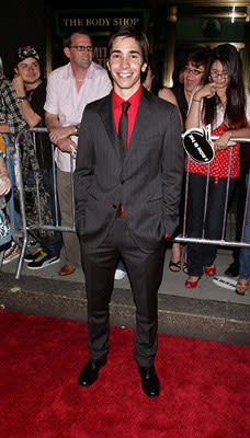 Justin Long at the New York premiere of 20th Century Fox's Live Free or Die Hard