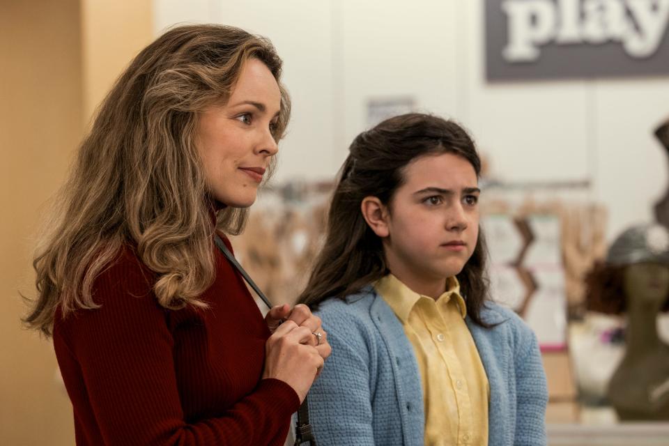 Rachel McAdams and Abby Ryder Fortson in "Are You There, God? It's Me Margaret?"