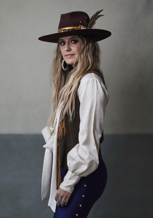 Lainey Wilson & Charlie 1 Horse Unveil Exclusive Hat Line In Las Vegas -  COWGIRL Magazine