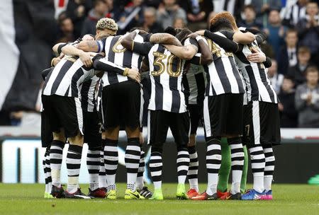 Britain Football Soccer - Newcastle United v Bristol City - Sky Bet Championship - St James' Park - 16/17 - 25/2/17 Newcastle United players huddle before the match Mandatory Credit: Action Images / Craig Brough