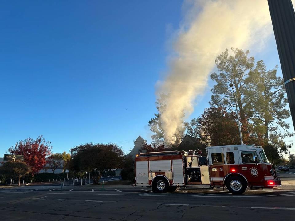 A fire that appeared to start in the kitchen Thursday, Nov. 16, 2023, damaged Oggi Cosi Si Mangia, an Italian restaurant, in Tower District, a Fresno Fire Department spkoesperson said.