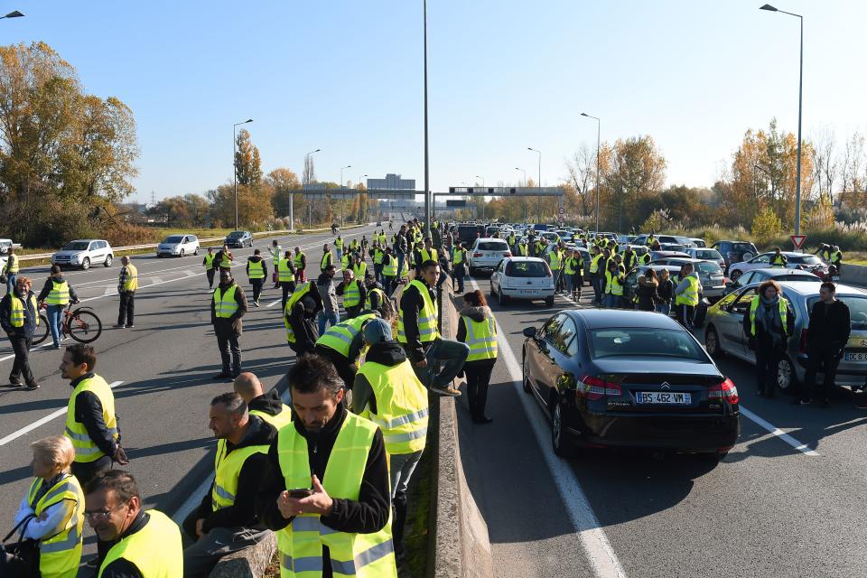 Prix du carburant : la France voit jaune