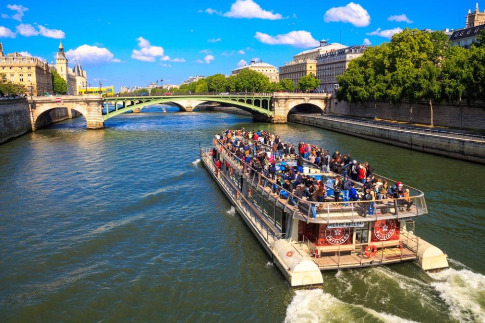 政府話奧運完結後會開放塞納河游泳道予公眾游水。
（圖：Parisolympics@Twitter）