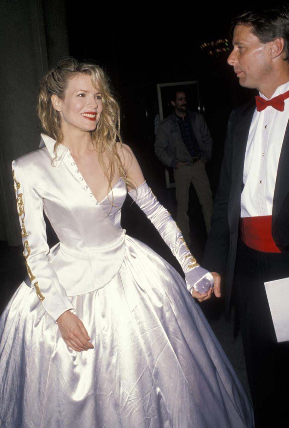 Kim Basinger, 1990