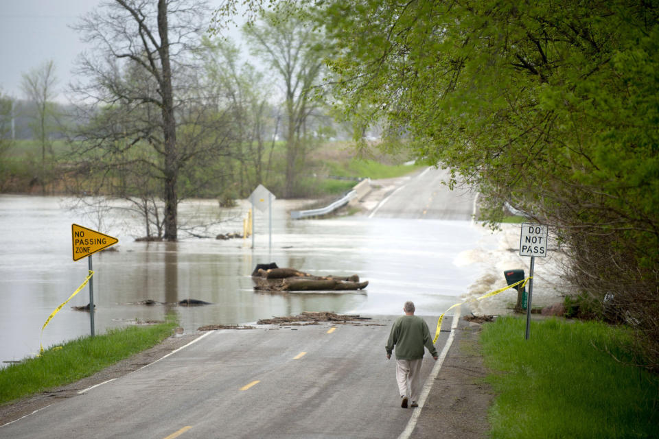 Image: Michigan flooding (Jake May / The Flint Journal via AP)