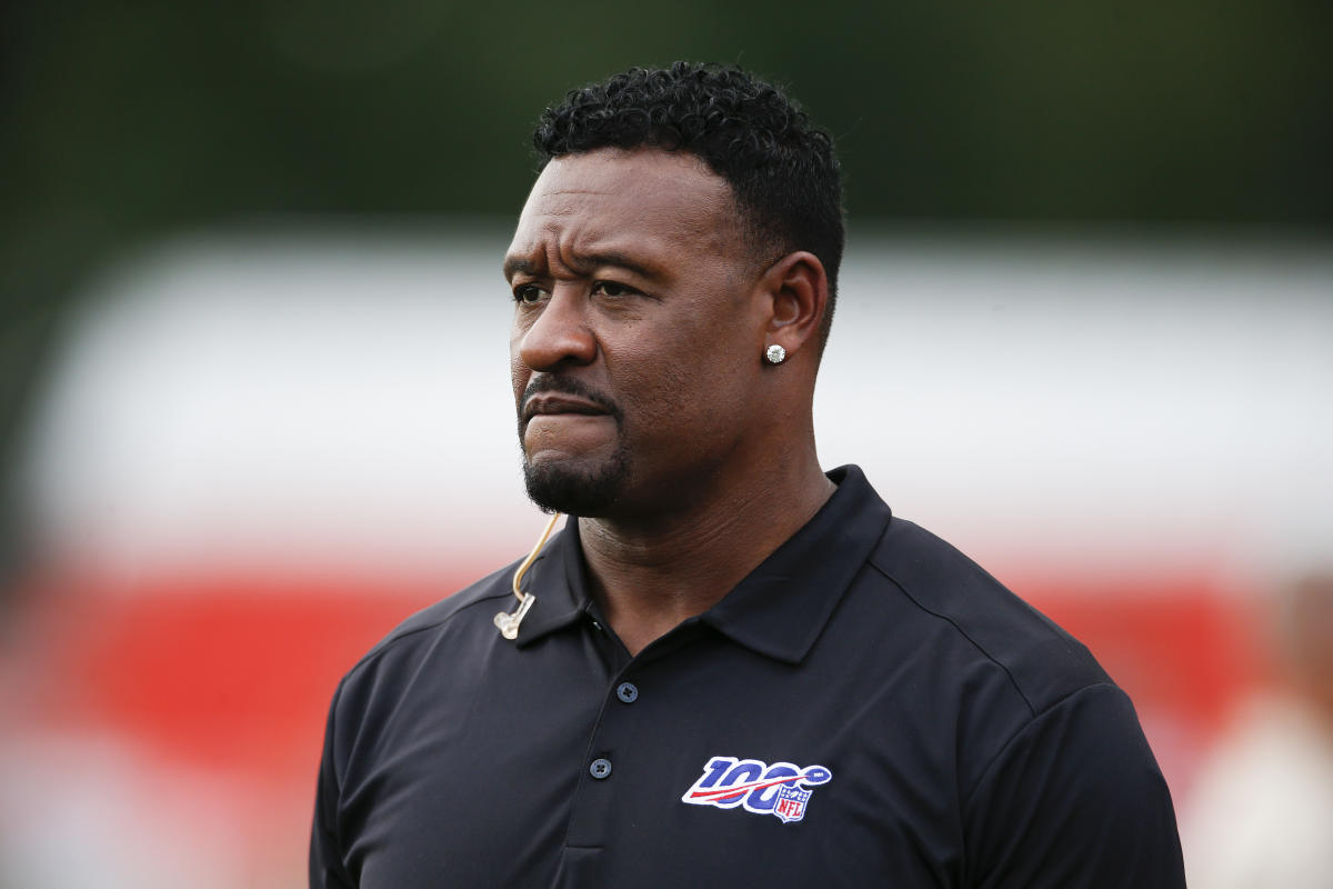 #Ex-Patriots LB, NFL Network analyst Willie McGinest apologizes after arrest, alleged assault [Video]