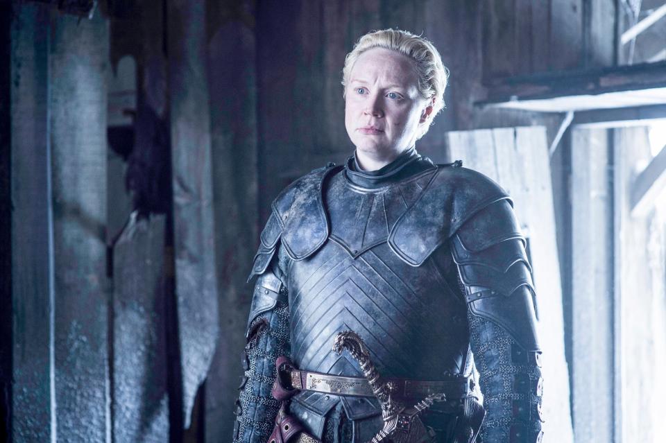 Extravagant ist der Look von Gwendoline Christie bereits bei "Game of Thrones". Als überdurchschnittliche große Kriegerin steht die Blondine hier ihren Mann und lehrt so manchen Macho das Fürchten. (Bild-Copyright: GameOfThrones/Facebook)