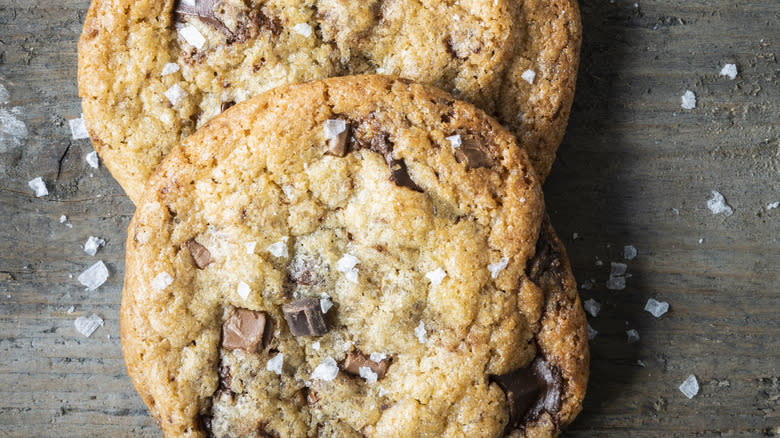 Chocolate chip sea salt cookies